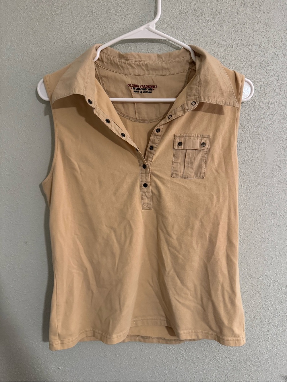 Vintage Gloria Vanderbilt Snap-Front Sleeveless Polo